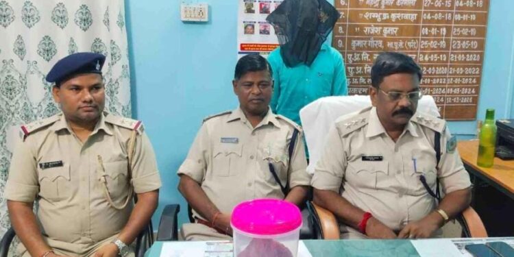Jamshedpur rural police action – पटमदा मनोहर माझी हत्याकांड का खुलासा, एक गिरफ्तार, पत्नी से छेड़खानी का लिया बदला