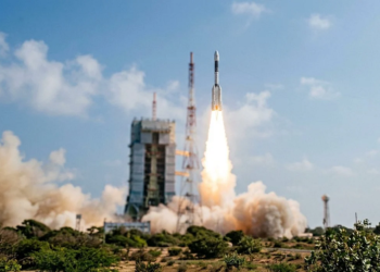 Isro launches eos-05 satellite : इसरो ने श्रीहरिकोटा से लाञ्च किया ईओएस-05 पृथ्वी अवलोकन उपग्रह, जीएसएलवी-एफ17 रॉकेट से हुई उपग्रह की लॉञ्चिंग