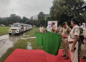 Jamshedpur police got 40 new bolero vehicles :  जमशेदपुर पुलिस के गश्ती बल में जुड़ीं 40 नई बोलेरो गाड़ियां, एसएसपी ने पुलिस लाइन में हरी झंडी दिखाकर किया रवाना, विभिन्न थाना क्षेत्रों में पुलिस गश्त बढ़ाने में होंगी मददगार