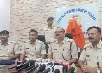 Jamshedpur accused of chain snatching arrested : सोनारी में चेन छिनतई के फरार आरोपी को पुलिस ने किया गिरफ्तार, मामले के दो आरोपियों को पुलिस पहले ही भेज चुकी थी जेल