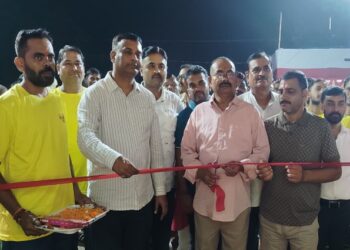 Jamshedpur janmashtmi puja pandal inaugurated : छोटा गोविंदपुर सुभाष नगर में किशोर क्लब के जन्माष्टमी पूजा पंडाल का हुआ उद्घाटन, विधायक मंगल कालिंदी व जिला पार्षद परितोष सिंह ने किया पंडाल का उद्घाटन, केदारनाथ मंदिर की भव्य प्रतिकृति बना आकर्षण का केंद्र