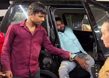 Jamshedpur clash : बिरसानगर में युवक को मारपीट कर किया जख्मी, गाड़ी हटाने को लेकर शुरू बहस मारपीट में बदली Jamshedpur clash : बिरसानगर में युवक को मारपीट कर किया जख्मी, गाड़ी हटाने को लेकर शुरू बहस मारपीट में बदली