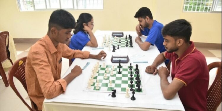 Jamshedpur dbms college of education : डीबीएमएस कॉलेज ऑफ एजुकेशन में एक दिवसीय चेस व कैरम चैंपियनशिप आयोजित, प्रतियोगिताओं में झारखंड के अलावा ओडिशा व बंगाल के कॉलेजों के विद्यार्थी भी हुई शामिल Jamshedpur dbms college of education : डीबीएमएस कॉलेज ऑफ एजुकेशन में एक दिवसीय चेस व कैरम चैंपियनशिप आयोजित, प्रतियोगिताओं में झारखंड के अलावा ओडिशा व बंगाल के कॉलेजों के विद्यार्थी भी हुई शामिल