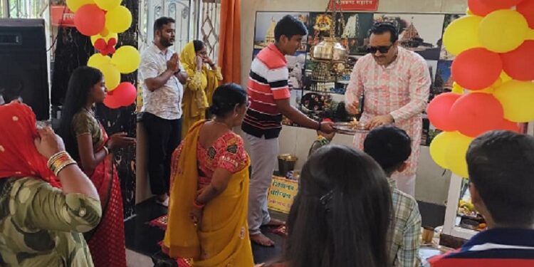 Jamshedpur rural ganesh puja : गालूडीह और आसपास के क्षेत्रों में धूमधाम से हुई भगवान गणेश की पूजा, भव्य पंडालों में भगवान गणेश के दर्शन के लिए उमड़े श्रद्धालु Jamshedpur rural ganesh puja : गालूडीह और आसपास के क्षेत्रों में धूमधाम से हुई भगवान गणेश की पूजा, भव्य पंडालों में भगवान गणेश के दर्शन के लिए उमड़े श्रद्धालु