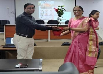 Jamshedpur women’s university : जमशेदपुर महिला विश्वविद्यालय में पहली बार हुआ इंजीनियर्स डे का आयोजन, मुख्य अतिथि ने इंजीनियरिंग में इनोवेशन व व्यावहारिक समाधान बताया जरूरी Jamshedpur women’s university : जमशेदपुर महिला विश्वविद्यालय में पहली बार हुआ इंजीनियर्स डे का आयोजन, मुख्य अतिथि ने इंजीनियरिंग में इनोवेशन व व्यावहारिक समाधान बताया जरूरी