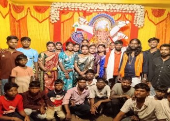 Jamshedpur ganesh puja visarjan : जमशेदपुर में विधि-विधान से पूजा-अर्चना के बाद भगवान गणेश की हुई भव्य विदाई, हुरलुंग डांगर कुली कमेटी ने हर्षोल्लास के साथ निकाला विसर्जन जुलूस