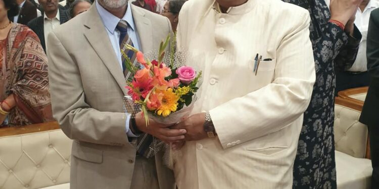 jharkhand visit of supreme court justice : सर्वोच्च न्यायालय के न्यायाधीश, न्यायमूर्ति चन्द्रशेखर और मुख्य न्यायाधीश न्यायमूर्ति सोनक से मिले झारखंड बार काउंसिल के वाइस चेयरमैन राजेश शुक्ल, किया अभिनंदन