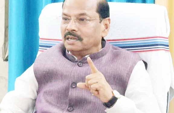 jharkhand ex cm raghuvar das attack : मोरहाबादी की ‘आदिवासी एकता महाजुटान’ पर पूर्व मुख्यमंत्री रघुवर दास का निशाना, कहा- परिसीमन की आड़ में कांग्रेस का वोट बैंक और तुष्टिकरण की राजनीति jharkhand ex cm raghuvar das attack : मोरहाबादी की ‘आदिवासी एकता महाजुटान’ पर पूर्व मुख्यमंत्री रघुवर दास का निशाना, कहा- परिसीमन की आड़ में कांग्रेस का वोट बैंक और तुष्टिकरण की राजनीति
