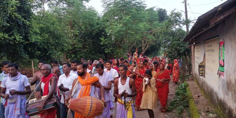 jamshedpur rural- जय कन्हैया लाल की जयकारों से गूंजा मधुआबेड़ा गांव,भक्तों ने मनाया नंद उत्सव