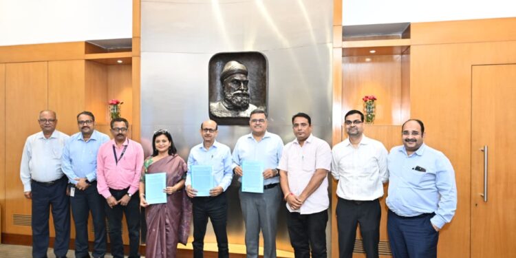 tata steel gamharia bonus : टाटा स्टील गम्हरिया के कर्मचारियों को इस साल मिलेगा 4.06 करोड़ रुपये का बोनस, जानें कितना यहां मिलेगा बोनस tata steel gamharia bonus : टाटा स्टील गम्हरिया के कर्मचारियों को इस साल मिलेगा 4.06 करोड़ रुपये का बोनस, जानें कितना यहां मिलेगा बोनस