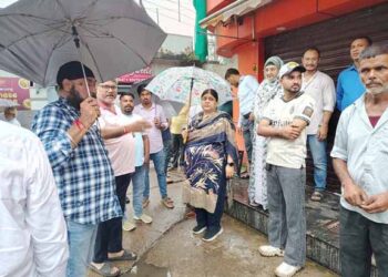 jugsalai chairperson : जुगसलाई में जर्जर सड़कों और बाढ़ की स्थिति का चेयरपर्सन नौशीन खान ने लिया जायजा, गौरी शंकर रोड से भाटिया बैग तक सड़क की तुरंत मरम्मत और निर्माण का निर्देश,जलजमाव से राहत के लिए जरूरी इंतजाम करने पर जोर jugsalai chairperson : जुगसलाई में जर्जर सड़कों और बाढ़ की स्थिति का चेयरपर्सन नौशीन खान ने लिया जायजा, गौरी शंकर रोड से भाटिया बैग तक सड़क की तुरंत मरम्मत और निर्माण का निर्देश,जलजमाव से राहत के लिए जरूरी इंतजाम करने पर जोर
