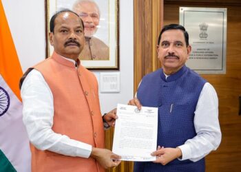 Jharkhand ex cm meets central minister : झारखंड के पूर्व मुख्यमंत्री रघुवर दास ने केंद्रीय शिक्षा मंत्री प्रह्लाद जोशी से नई दिल्ली में की मुलाकात, संताली भाषा की लिपि ‘ओलचिकी लिपि’ में पठन सामग्री के प्रकाशन का किया आग्रह Jharkhand ex cm meets central minister : झारखंड के पूर्व मुख्यमंत्री रघुवर दास ने केंद्रीय शिक्षा मंत्री प्रह्लाद जोशी से नई दिल्ली में की मुलाकात, संताली भाषा की लिपि ‘ओलचिकी लिपि’ में पठन सामग्री के प्रकाशन का किया आग्रह