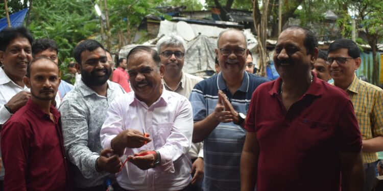 jamshedpur initiative : जुगसलाई बलदेव बस्ती में ईया फाउंडेशन ने टाटा वर्कर्स यूनियन के कमेटी मेंबर श्याम सुंदर गोप का मनाया जन्मदिन, जरूरतमंदों की मदद के साथ मनाया अपना जन्मदिवस jamshedpur initiative : जुगसलाई बलदेव बस्ती में ईया फाउंडेशन ने टाटा वर्कर्स यूनियन के कमेटी मेंबर श्याम सुंदर गोप का मनाया जन्मदिन, जरूरतमंदों की मदद के साथ मनाया अपना जन्मदिवस