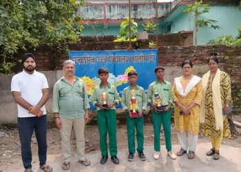 Jamshedpur school proud : सोपोडेरा वार्षिक फुटबॉल प्रतियोगिता में कालीमाटी के किशोर, अनिकेत और देवांश ने बढ़ाया विद्यालय का मान