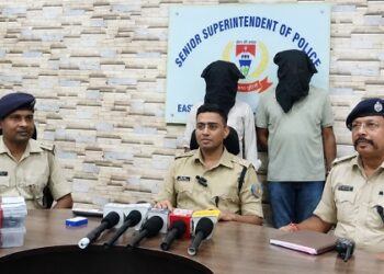 Jamshedpur nikhar sablok murder case two more accussed arrested : जमशेदपुर के युवा कारोबारी निखार सबलोक की हत्या के लिए पहले दो और अपराधी आये थे, हथियारों के साथ सीतारामडेरा से पकड़े गये, देखिये – video Jamshedpur nikhar sablok murder case two more accussed arrested : जमशेदपुर के युवा कारोबारी निखार सबलोक की हत्या के लिए पहले दो और अपराधी आये थे, हथियारों के साथ सीतारामडेरा से पकड़े गये, देखिये – video