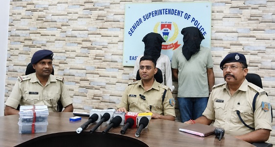 Jamshedpur nikhar sablok murder case two more accussed arrested : जमशेदपुर के युवा कारोबारी निखार सबलोक की हत्या के लिए पहले दो और अपराधी आये थे, हथियारों के साथ सीतारामडेरा से पकड़े गये, देखिये – video Jamshedpur nikhar sablok murder case two more accussed arrested : जमशेदपुर के युवा कारोबारी निखार सबलोक की हत्या के लिए पहले दो और अपराधी आये थे, हथियारों के साथ सीतारामडेरा से पकड़े गये, देखिये – video