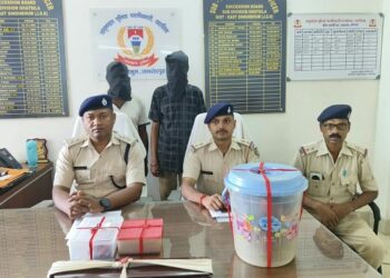 Jamshedpur rural police action : चाकुलिया स्कूल में चोरी का खुलासा, दो गिरफ्तार