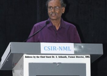 nml csir academic session : एनएमएल के पूर्व निदेशक डॉ एस श्रीकांत ने सीएसआईआर-एनएमएल जमशेदपुर में एकेडमिक शोधार्थियों को किया प्रेरित, बच्चों को दिखायी नयी राह