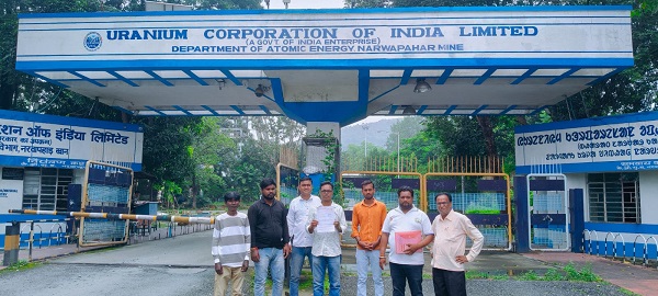 Jamshedpur rural unemployed struggle committee : हितकू पंचायत के विस्थापित एवं प्रभावित बेरोजगार संघर्ष समिति के प्रतिनिधिमंडल मिले नरवा पहाड़ के खान प्रबंधक से, 23 सूत्री मांग पत्र सौंपा, 10 दिन का अल्टीमेटम Jamshedpur rural unemployed struggle committee : हितकू पंचायत के विस्थापित एवं प्रभावित बेरोजगार संघर्ष समिति के प्रतिनिधिमंडल मिले नरवा पहाड़ के खान प्रबंधक से, 23 सूत्री मांग पत्र सौंपा, 10 दिन का अल्टीमेटम