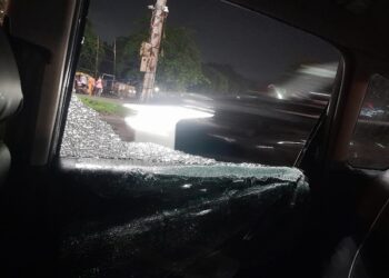 Jamshedpur crime : जमशेदपुर की अधिवक्ता व उनके बच्चों के साथ गोलमुरी में बदमाशों ने की बदतमीजी, कार का शीशा भी तोड़ा, महिला ने की शिकायत