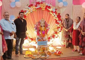 Jamshedpur vishwakarma puja : टेल्को में विश्वकर्मा पूजा पर महाभंडारा का आयोजन, 20 वर्षो से 300 लोग दे रहे सेवा Jamshedpur vishwakarma puja : टेल्को में विश्वकर्मा पूजा पर महाभंडारा का आयोजन, 20 वर्षो से 300 लोग दे रहे सेवा