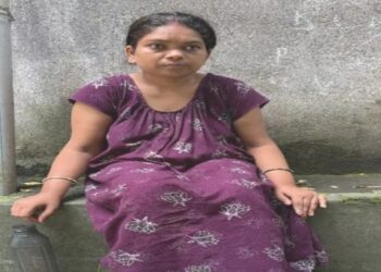 Jamshedpur incident: एमजीएम अस्पताल से भटकते हुए महिला पहुंची मानगो, मां के घर पहुंचाने की लगाई गुहार Jamshedpur incident: एमजीएम अस्पताल से भटकते हुए महिला पहुंची मानगो, मां के घर पहुंचाने की लगाई गुहार
