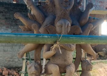 Jamshedpur rural ganesh puja : बामडोल में 10 फीट ऊंची गणेश की मूर्ति की होगी स्थापना, प्रतिमा बनाने में जुटे मूर्तिकार Jamshedpur rural ganesh puja : बामडोल में 10 फीट ऊंची गणेश की मूर्ति की होगी स्थापना, प्रतिमा बनाने में जुटे मूर्तिकार