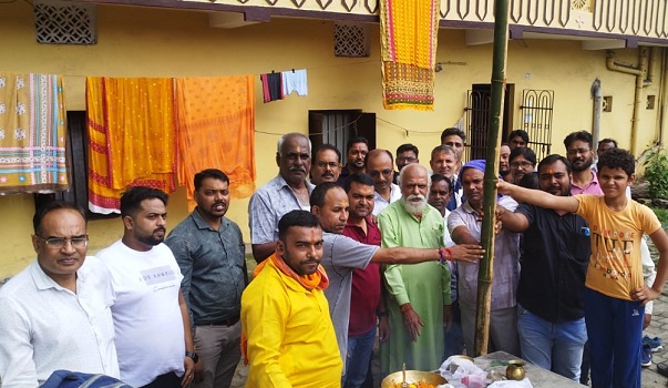 Jamshedpur bhumi pujan : बारीडीह में दुर्गापूजा को लेकर भूमि पूजन, भव्य पंडाल होगा मुख्य आकर्षण का केंद्र Jamshedpur bhumi pujan : बारीडीह में दुर्गापूजा को लेकर भूमि पूजन, भव्य पंडाल होगा मुख्य आकर्षण का केंद्र