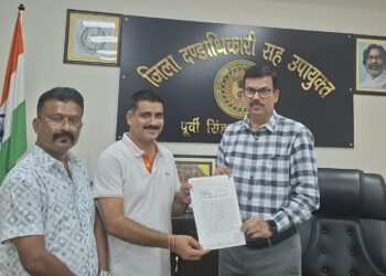 Jamshedpur hindu peeth : साकची स्वर्णरेखा घाट को मॉडल घाट बनाए जिला प्रशासन, हिन्दू पीठ का प्रतिनिधिमंडल मिला उपायुक्त से Jamshedpur hindu peeth : साकची स्वर्णरेखा घाट को मॉडल घाट बनाए जिला प्रशासन, हिन्दू पीठ का प्रतिनिधिमंडल मिला उपायुक्त से